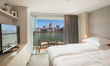 Emerald Waterways Emerald Radiance Accommodation Grand Balcony Suite.jpg